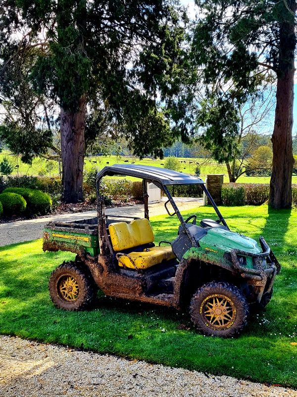 JD SUV Gator, easy to park